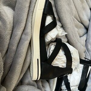 Eileen Fisher Sally Sport Sandals Women 7.5 Black Leather Strappy Zip Heel